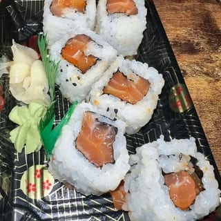 Spicy Salmon Uramaki